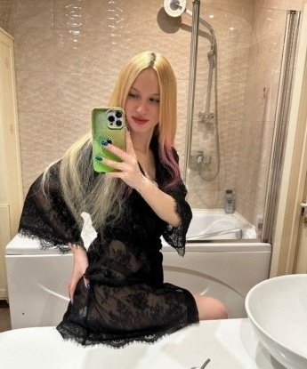 Я индивидуалка с креативным подходом и нежными руками. Если ты ищешь незабываемые эмоции и искушение, тогда я та, кто тебе нужен. Опыт в мире наслаждений и удовольствий – мое второе имя. Я знаю, как подарить тебе настоящую страсть и выполнить все твои сокровенные желания.
Я профессиональная сопровождающая и моя служба полностью индивидуальна, чтобы удовлетворить все твои сексуальные фантазии. Моя кожа безупречно гладкая, мои формы женственные и соблазнительные, а мои губы сладкие и похотливые. У меня есть умение быть не только сексапильной, но и образованной собеседницей на любые темы, поднять настроение и разожгти твою страсть до предела.
Я обладаю большим арсеналом возможностей, чтобы подарить тебе восторг лишь от одного взгляда. У меня есть отличные отзывы от предыдущих встреч, которые подтверждают мою профессиональность и нежную заботу о тебе.
Позволь мне провести тебя по волнам наслаждения. Я живу в Москве и готова сделать все, чтобы ты почувствовал себя настоящим мужчиной. Вместе мы создадим незабываемые моменты, которые будут оставаться в твоей памяти надолго. Доверься мне, и ты увидишь, что я весьма умелая девушка. 💋🌹 Майя